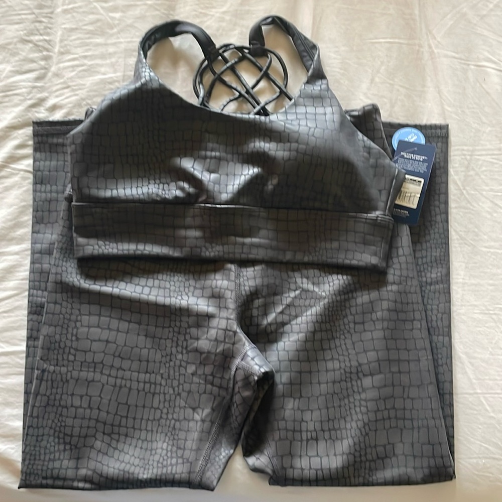 Marika Ebony Croc-Print HighRise Leggings Sz:L Color:Dark grey & Sports Bra Sz:L